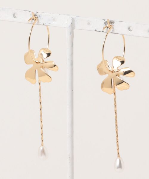 TONE SELECT GOODS(トーンセレクトグッズ)の「【Peony/ピオニー】フラワーパールチェーンドロップピアス(ピアス(両耳用)・レディース・ゴールド・FREE)」の12枚目の写真