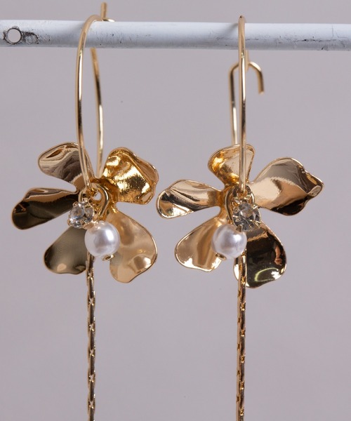 TONE SELECT GOODS(トーンセレクトグッズ)の「【Peony/ピオニー】フラワーパールチェーンドロップピアス(ピアス(両耳用)・レディース・ゴールド・FREE)」の1枚目の写真