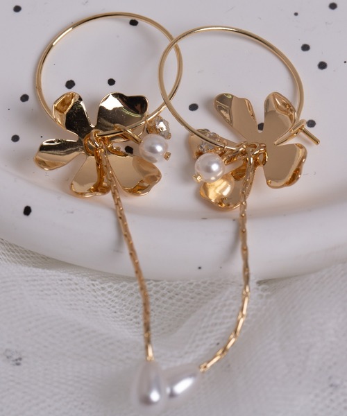 TONE SELECT GOODS(トーンセレクトグッズ)の「【Peony/ピオニー】フラワーパールチェーンドロップピアス(ピアス(両耳用)・レディース・ゴールド・FREE)」の10枚目の写真