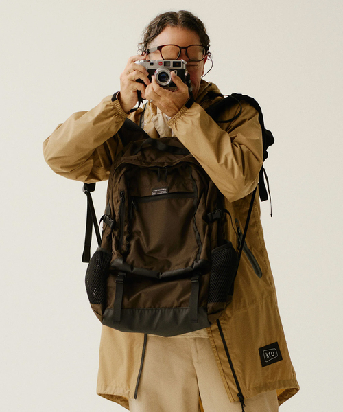417 EDIFICE(フォーワンセブンエディフィス)の「KiU / キウ LC BACKPACK(バックパック/リュック・メンズ・ブラック/ブラウン/イエロー・FREE)」の8枚目の写真