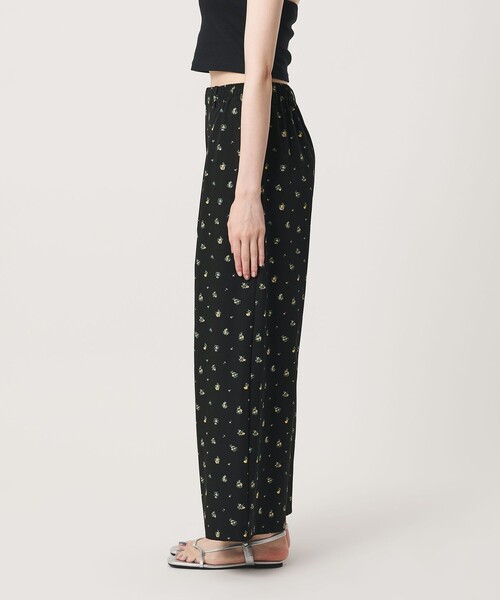THOUSAND MILE(サウザンドマイル)の「【WEB限定】<THOUSAND MILE>キャミソール&パンツ フラワー セットアップ UVカット はっ水(サロペット/オーバーオール・レディース・その他1・FREE)」の14枚目の写真