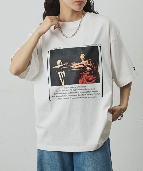 COLONY 2139（コロニートゥーワンスリーナイン）の「【ConVenir】カラヴァッジョTシャツ（Tシャツ/カットソー・メンズ・ブラック/ホワイト・MEDIUM/LARGE）」の3枚目の写真