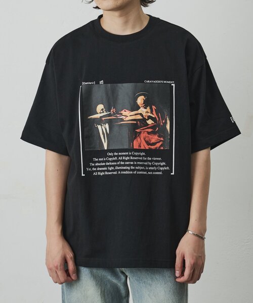 COLONY 2139（コロニートゥーワンスリーナイン）の「【ConVenir】カラヴァッジョTシャツ（Tシャツ/カットソー・メンズ・ブラック/ホワイト・MEDIUM/LARGE）」の19枚目の写真
