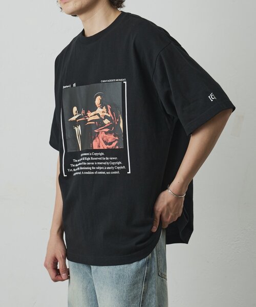 COLONY 2139（コロニートゥーワンスリーナイン）の「【ConVenir】カラヴァッジョTシャツ（Tシャツ/カットソー・メンズ・ブラック/ホワイト・MEDIUM/LARGE）」の20枚目の写真