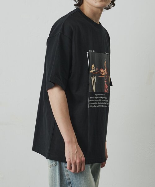 COLONY 2139（コロニートゥーワンスリーナイン）の「【ConVenir】カラヴァッジョTシャツ（Tシャツ/カットソー・メンズ・ブラック/ホワイト・MEDIUM/LARGE）」の22枚目の写真