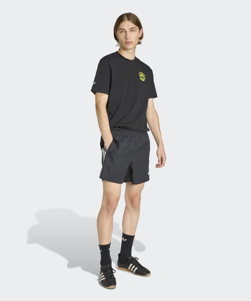 adidas(アディダス)の「アーカイブ サッカー グラフィックTシャツ / アディダスオリジナルス adidas Originals(Tシャツ/カットソー・メンズ・ブラック・SMALL/MEDIUM/LARGE/X-LARGE/XX-LARGE/X-SMALL/3XL)」の5枚目の写真