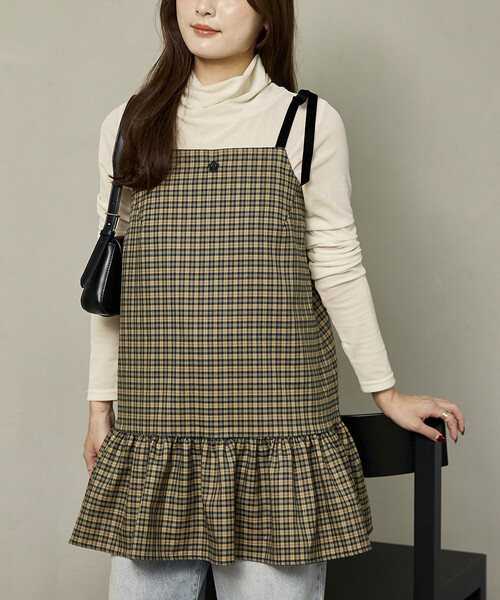 MARY QUANT(マリークワント)の「MARY QUANT × PUBLUX/マリークワント 別注 ベロア リボン チェック ミニ キャミソール ワンピース 限定展開(ワンピース・レディース・ベージュ/グレー・フリ-)」の6枚目の写真