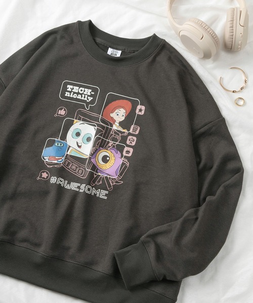 Disney（ディズニー）の「【71】【Disney/ディズニー】トイストーリー 裏毛 クルーネック ワイド クルーネック スウェット/バックプリント/トレーナー/レディース（S）（スウェット・レディース・グレー/チャコールグレー/ワイン/オートミール・M/L）」の2枚目の写真