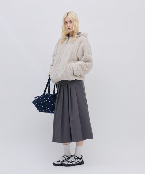 FILA（フィラ）の「【 FILA 別注 】リバーシブルファージャケット（ブルゾン・レディース・グレー/ブラック・MEDIUM/LARGE）」の5枚目の写真