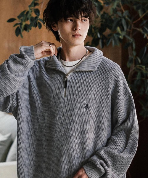 U.S. POLO ASSN.(ユーエスポロアッスン)の「新色追加 U.S. POLO ASSN. ユーエスポロアッスン 別注コラボオーバーサイズワンポイントロゴ刺繍畦編みハーフジップ長袖ニットセーター(ニット/セーター・メンズ・アイボリー/ブラウン/ブラック/レッド/グレー/ネイビー/チャコールグレー/ベージュ・M/XL/L)」の4枚目の写真