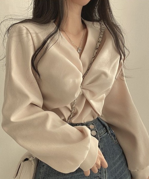 FLINEA(フリネア)の「Vネッククロス長袖ブラウス(シャツ/ブラウス・レディース・ブラック/ベージュ/ブルー/レンガ・FREE)」の2枚目の写真