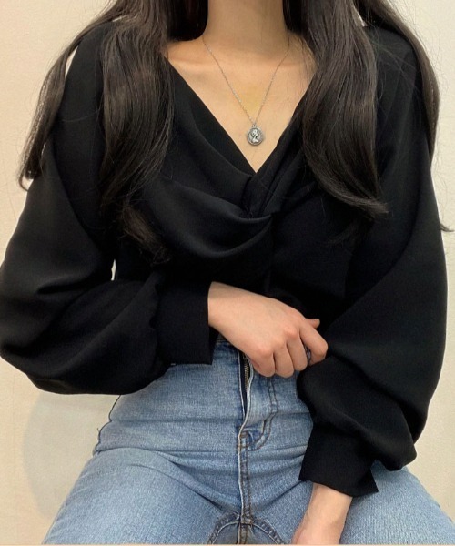 FLINEA(フリネア)の「Vネッククロス長袖ブラウス(シャツ/ブラウス・レディース・ブラック/ベージュ/ブルー/レンガ・FREE)」の7枚目の写真