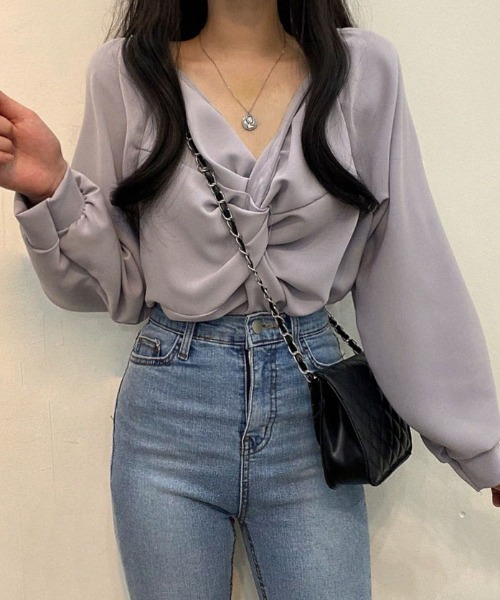 FLINEA(フリネア)の「Vネッククロス長袖ブラウス(シャツ/ブラウス・レディース・ブラック/ベージュ/ブルー/レンガ・FREE)」の15枚目の写真