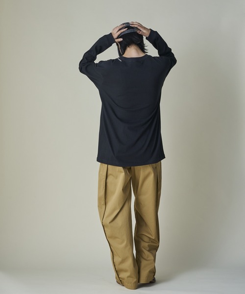 mintdesigns(ミントデザインズ)の「Over Embroidery T-Shirt(Tシャツ/カットソー・レディース・ブラック/ホワイト・2/5)」の4枚目の写真