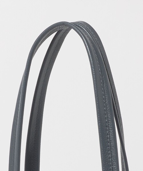 A DAY IN THE LIFE UNITED ARROWS(アデイインザライフユナイテッドアローズ)の「シュリンク レザー バーティカルトートバッグ<A DAY IN THE LIFE>(トートバッグ・メンズ・ブラック/ダークグレー・FREE)」の6枚目の写真