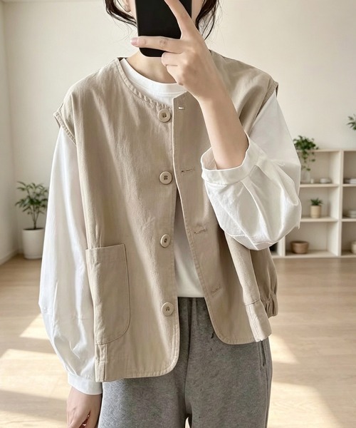ONEP STAR(ワンピスター)の「ノーカラーボタンデザインベスト(ベスト・レディース・ブラック/ベージュ/カーキ・MEDIUM/LARGE/X-LARGE)」の1枚目の写真