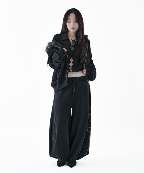 Melviianne(メルヴィアンヌ)の「Fur hood big logo sweat parker(パーカー・レディース・LT.Gray/Black/PINK・MEDIUM/SMALL)」の12枚目の写真