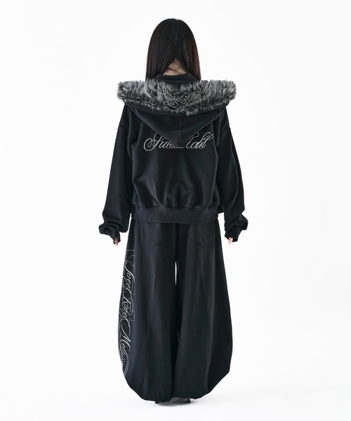 Melviianne(メルヴィアンヌ)の「Fur hood big logo sweat parker(パーカー・レディース・LT.Gray/Black/PINK・MEDIUM/SMALL)」の16枚目の写真