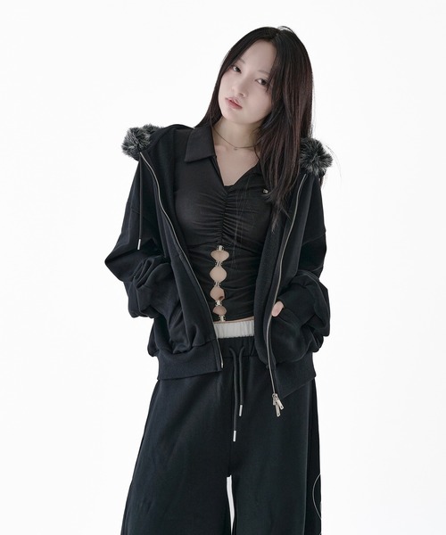 Melviianne(メルヴィアンヌ)の「Fur hood big logo sweat parker(パーカー・レディース・LT.Gray/Black/PINK・MEDIUM/SMALL)」の7枚目の写真