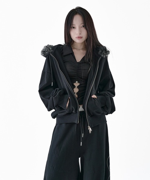 Melviianne(メルヴィアンヌ)の「Fur hood big logo sweat parker(パーカー・レディース・LT.Gray/Black/PINK・MEDIUM/SMALL)」の8枚目の写真