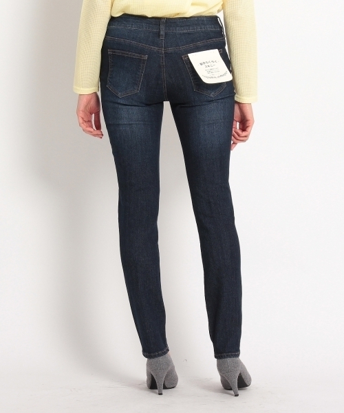 SHOO・LA・RUE(シューラルー)の「ストレッチデニムパンツ(デニムパンツ・レディース・ブルー/ネイビー・01/03/04/02)」の6枚目の写真