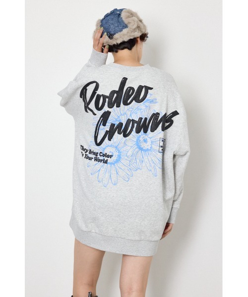 RODEO CROWNS WIDE BOWL(ロデオクラウンズワイドボウル)の「BIGフラワープリントスウェットワンピース(ワンピース・レディース・グレー×ホワイト/ライトピンク/ダークグリーン/ブラック・FREE)」の1枚目の写真