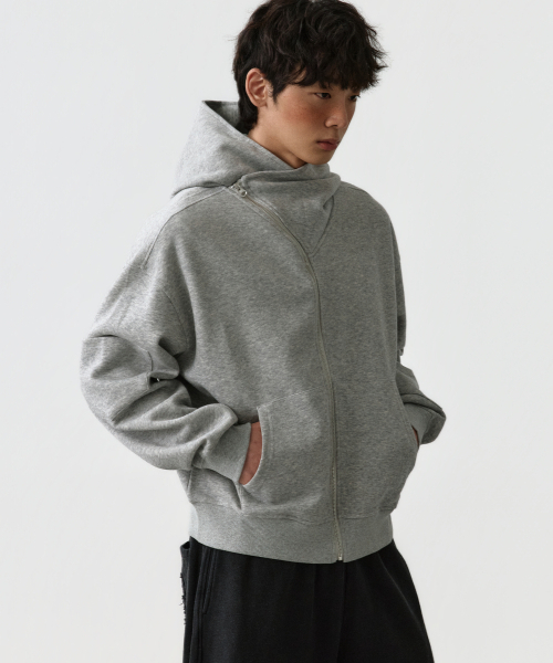 LXT（エルエックスティー）の「アシンメトリック ハイネック セミクロップド フード ジップアップ [メランジグレー]（パーカー・レディース・ミックスグレー・MEDIUM/LARGE/X-LARGE）」の3枚目の写真