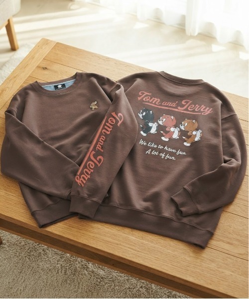 Tom&Jerry(トムアンドジェリー)の「【TOM&JERRY/トムとジェリー】配色裏起毛キャラクタープリントクルーネックスウェットトレーナー ユニセックス(スウェット・メンズ・ブラック系その他/ブラウン/オフホワイト/スミクロ・LARGE/MEDIUM)」の4枚目の写真