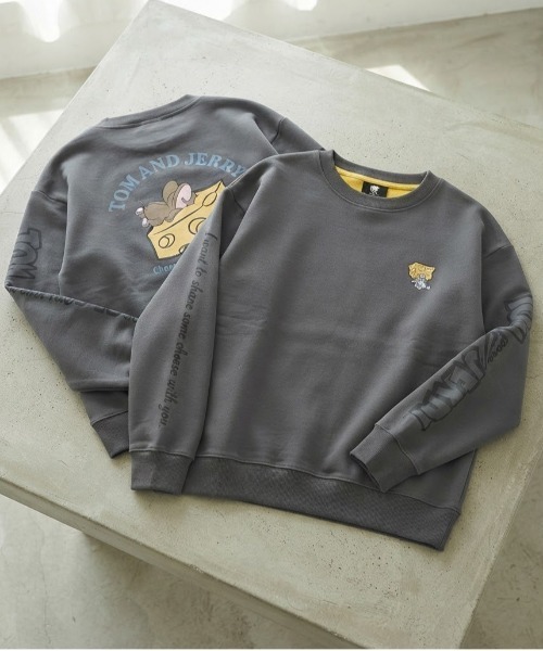 Tom&Jerry(トムアンドジェリー)の「【TOM&JERRY/トムとジェリー】配色裏起毛キャラクタープリントクルーネックスウェットトレーナー ユニセックス(スウェット・メンズ・ブラック系その他/ブラウン/オフホワイト/スミクロ・LARGE/MEDIUM)」の3枚目の写真