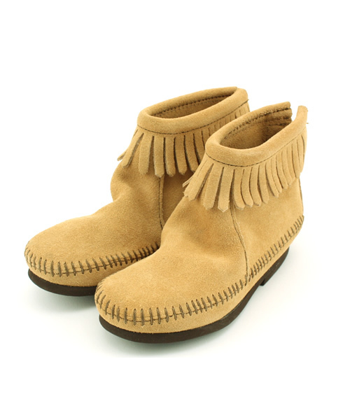 Minnetonka（ミネトンカ）の「MINNETONKA:フリンジ ブーツ(14～20cm)（ブーツ・キッズ・ブラウン/ブラック/ベージュ・18/16/14/15 /20/19/17）」の3枚目の写真