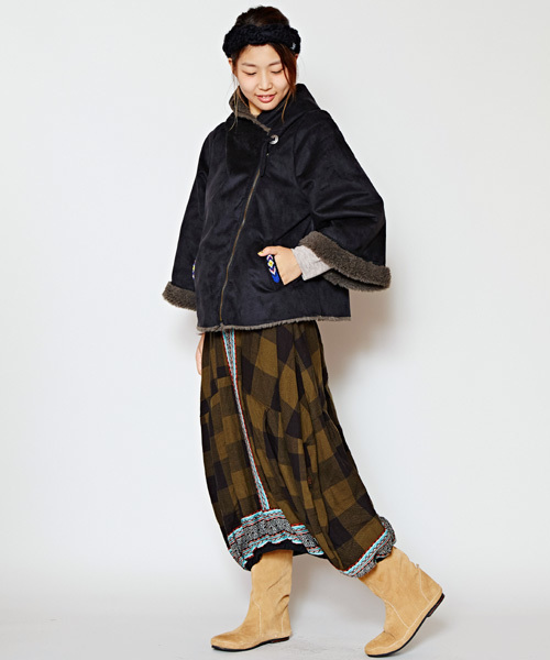 チャイハネ(チャイハネ)の「【チャイハネ】フェイクムートンショートジャケット / フーディー(ムートンコート・レディース・ブラック/ベージュ・FREE)」の18枚目の写真