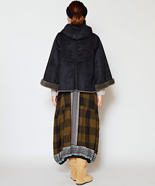 チャイハネ(チャイハネ)の「【チャイハネ】フェイクムートンショートジャケット / フーディー(ムートンコート・レディース・ブラック/ベージュ・FREE)」の20枚目の写真