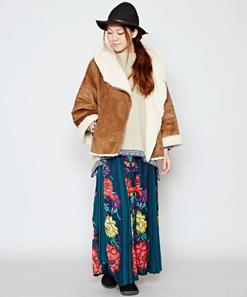 チャイハネ(チャイハネ)の「【チャイハネ】フェイクムートンショートジャケット / フーディー(ムートンコート・レディース・ブラック/ベージュ・FREE)」の3枚目の写真