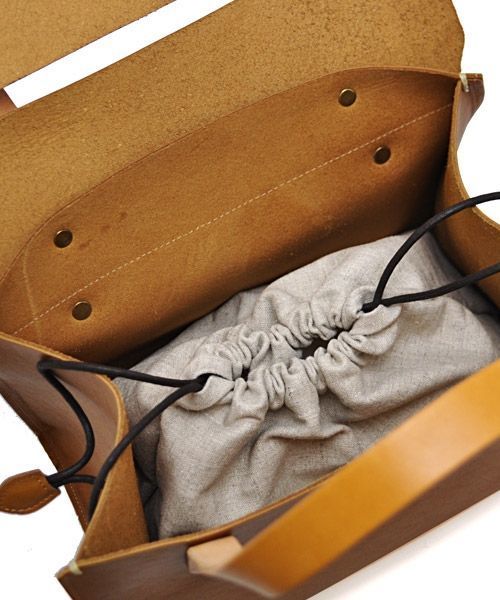 CLEDRAN(クレドラン)の「CL2442 ROND FLAP TOTE レザー トートバッグ(トートバッグ・レディース・ブラック/ブラウン/キャメル・FREE)」の15枚目の写真