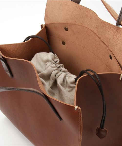 CLEDRAN(クレドラン)の「CL2442 ROND FLAP TOTE レザー トートバッグ(トートバッグ・レディース・ブラック/ブラウン/キャメル・FREE)」の11枚目の写真