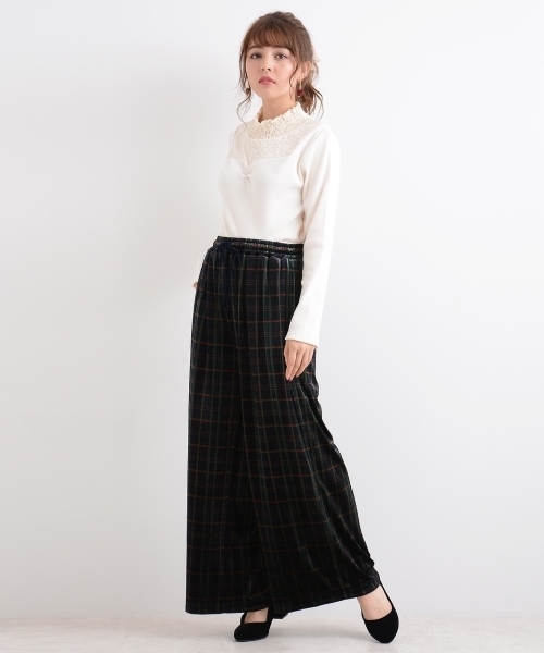 MAJESTIC LEGON（マジェスティックレゴン）の「【WEB限定価格】シャーリングレース×ハートネックプルオーバー（Tシャツ/カットソー・レディース・アイボリー/ピンク/ブラック/ラベンダー・MEDIUM）」の5枚目の写真