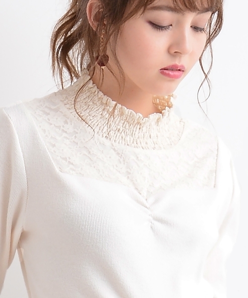 MAJESTIC LEGON（マジェスティックレゴン）の「【WEB限定価格】シャーリングレース×ハートネックプルオーバー（Tシャツ/カットソー・レディース・アイボリー/ピンク/ブラック/ラベンダー・MEDIUM）」の7枚目の写真