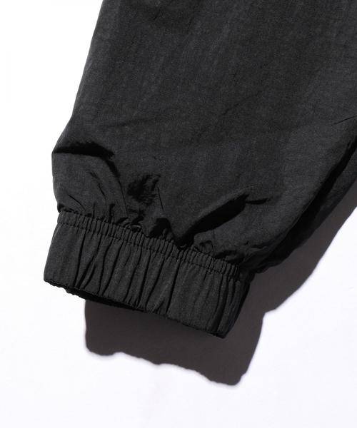 NIKE（ナイキ）の「＜NIKE＞ NSW JKT ANORAK/アノラック（ナイロンジャケット・メンズ・ホワイト/ブラック/レッド・MEDIUM/LARGE/SMALL）」の6枚目の写真