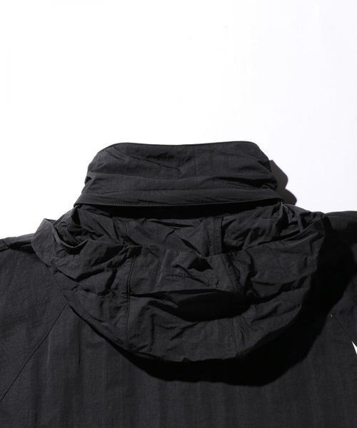 NIKE（ナイキ）の「＜NIKE＞ NSW JKT ANORAK/アノラック（ナイロンジャケット・メンズ・ホワイト/ブラック/レッド・MEDIUM/LARGE/SMALL）」の9枚目の写真