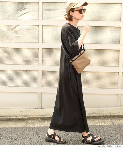 coca(coca)(コカ)の「ポケット付きゆったりロング丈スウェットワンピース(ワンピース・レディース・グレー/ブラック/ホワイト/ブラウン・ONE SIZE)」の5枚目の写真