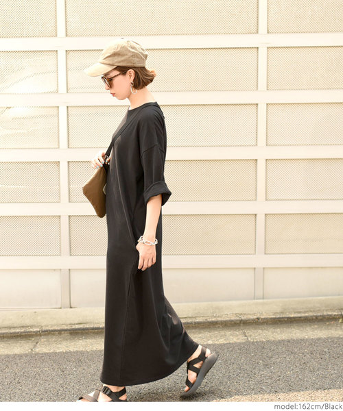 coca(coca)(コカ)の「ポケット付きゆったりロング丈スウェットワンピース(ワンピース・レディース・グレー/ブラック/ホワイト/ブラウン・ONE SIZE)」の6枚目の写真