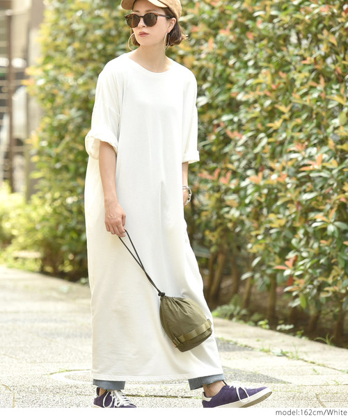 coca(coca)(コカ)の「ポケット付きゆったりロング丈スウェットワンピース(ワンピース・レディース・グレー/ブラック/ホワイト/ブラウン・ONE SIZE)」の15枚目の写真