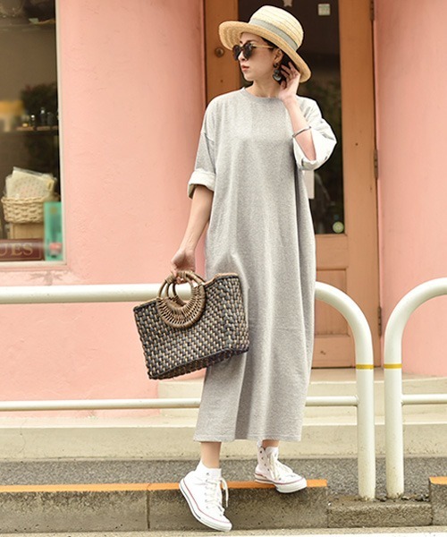 coca(coca)(コカ)の「ポケット付きゆったりロング丈スウェットワンピース(ワンピース・レディース・グレー/ブラック/ホワイト/ブラウン・ONE SIZE)」の10枚目の写真