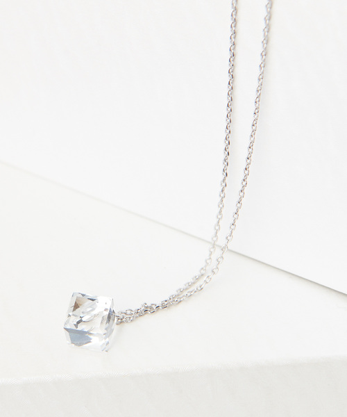 Ear Papillonner イアパピヨネ の キューブガラスネックレス ネックレス Wear