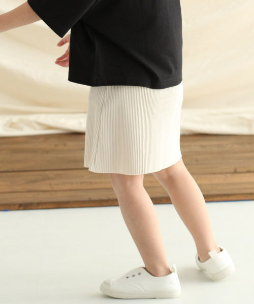 LOWRYS FARM（ローリーズファーム）の「カットリブスカート　830610（スカート・キッズ・ブラック/ベージュ/オフホワイト/ブルー・100/110/120）」の2枚目の写真