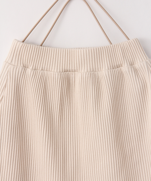 LOWRYS FARM（ローリーズファーム）の「カットリブスカート　830610（スカート・キッズ・ブラック/ベージュ/オフホワイト/ブルー・100/110/120）」の13枚目の写真