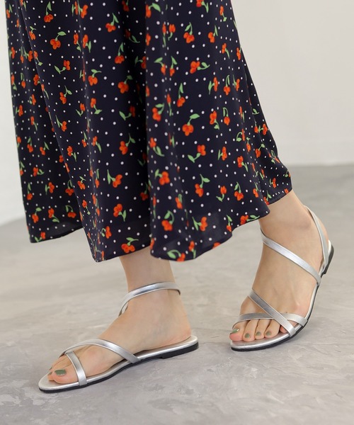 SESTO（セスト）の「華奢ストラップフラットサンダル（サンダル・レディース・ブラック/レオパード/ホワイト/レッド/パイソン/シルバー/キャメル/グレイッシュベージュ/ダークブラウン/ゴールド/ブラウン系その他/ブルー・3L/L/S/LL/M/SS）」の22枚目の写真