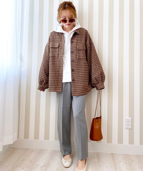 EPIMI E'PIMMY（エピミエピミー）の「テーパードセンタープレスパンツ（その他パンツ・レディース・ベージュ/ブラウン/ブルー/ピンク系その他・MEDIUM）」の5枚目の写真