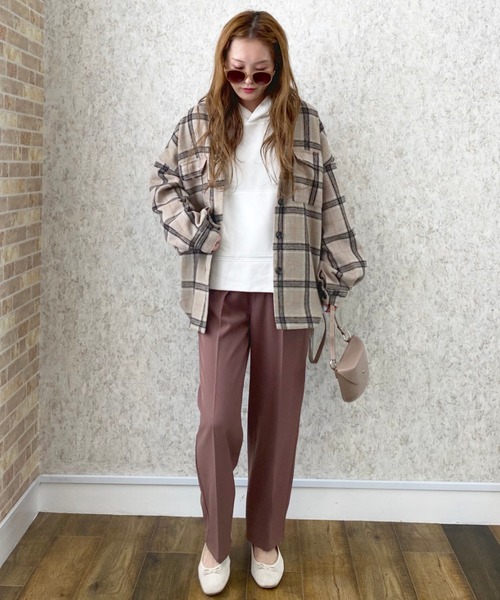 EPIMI E'PIMMY（エピミエピミー）の「テーパードセンタープレスパンツ（その他パンツ・レディース・ベージュ/ブラウン/ブルー/ピンク系その他・MEDIUM）」の8枚目の写真