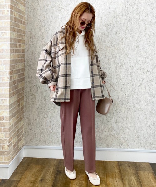 EPIMI E'PIMMY（エピミエピミー）の「テーパードセンタープレスパンツ（その他パンツ・レディース・ベージュ/ブラウン/ブルー/ピンク系その他・MEDIUM）」の9枚目の写真